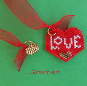 Segnalibro "Cuori love" con ciondoli realizzati con perline Miyuki delica