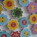 10 bottoni legno fiori 20mm diametro forme assortite 