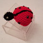 Coccinella amigurumi  su scatolina