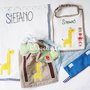 Coordinato scuola ricamato a mano: uno zainetto, un asciugamano, un bavaglio ed un sacchetto portabavagli personalizzati per il tuo bambino!