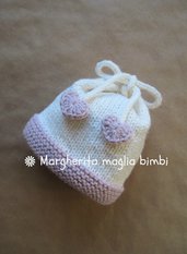 Cuffia, berretto, cappellino neonata in pura lana e alpaca con fiocco e cuoricini