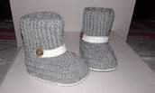 Stivaletti di lana neonato lavorati a mano