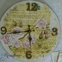 Orologio  dipinto a mano con rose e effetti di invecchiamento
