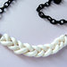 Elegante collana con treccia bianco perlato e catena in seta nera - handmade necklace -