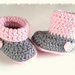 Stivaletti  per bambina  realizzate ad uncinetto in lana anallergica colore rosa e grigio -modello Berenice-