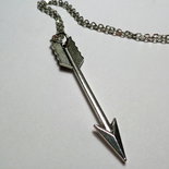 Ciondolo freccia, collana da uomo in argento con testa di freccia di roccia, collana da uomo gotica, gioielli in argento da motociclista, collana regalo per il marito, regali di compleanno
