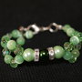 Braccialetto con perle verde chiaro e cristalli verdi