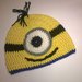 Cappello berretta uncinetto ispirato ai Minions realizzato ad uncinetto, in lana o cotone giallo,blu. .Modello mini-