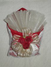 Bomboniera matrimonio bustina origami in pizzo rosso