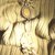 Corona di Rosario pezzo unico fatto ad uncinetto con medaglietta decorata e croce ricamata a mano con perline e perle di media dimensione