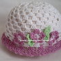 cappellino uncinetto bimba teneri fiorellini