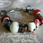 Bracciale metallo perle foro largo rosse con charms cuori, corona e rossetto