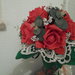 bouquet rose rosse e pizzo bianco