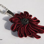 Ciondolo kanzashi fatto a mano colore bordeaux