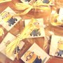 NOVITA - BOMBONIERE COMPLEANNO CONFEZIONATE  - MINIONS CALAMITA - da 4 cm legno - no fimo