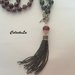 Collana lunga con perle di vetro indiano e nappina