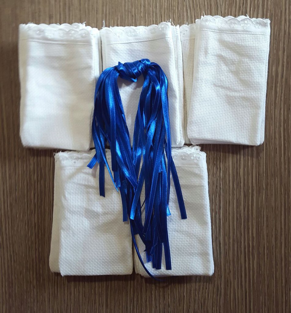 Set Di 30 Sacchetti Bomboniere In Tela Aida Da Ricamare A Punto Croce - Per Confetti, Segnaposto, Nastrino Incluso