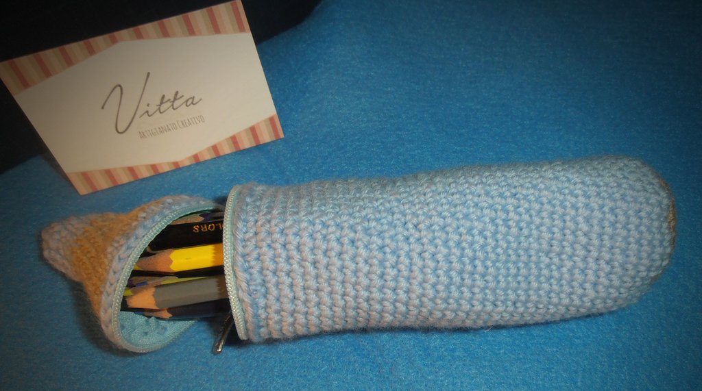 Astuccio Portamatite Cilindrico 20x7,5 Cm - Portapenne Rotondo In Poliestere Per Scuola E Ufficio