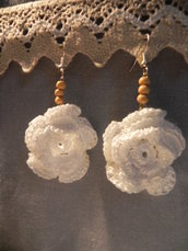 Orecchini fiore di cotone