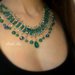 Collana con pietre dure e cristalli sui colori del verde smeraldo 