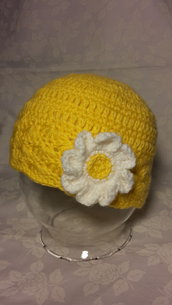 Cappellino giallo primavera