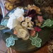 Scatola in legno decorata con fiori in pasta di mais 