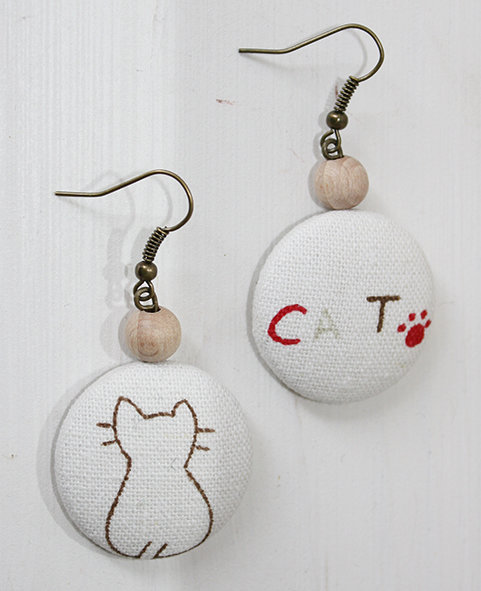 Orecchini Pendenti Gatto NEWEI: Smaltati, Colorati, Ipoallergenici. Il Regalo Perfetto Per Le Amanti Dei Gatti.