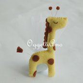 Giraffe in feltro imbottite come bomboniera della vostra festa a tema circo, zoo o animali della jungla: colorate calamite fatte a mano come ricordo per la vostra cerimonia