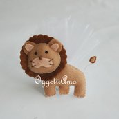 Un leoni in feltro per bomboniera : calamite fatte a mano per la tua festa a tema circo, jungla o zoo.
