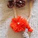 Elegante e ricca COLLANA in maglia tubolare 2 fili beige con fiori grigio-marrone-arancione a telaio e all'uncinetto.Foglie,rose,elemento a goccia e perle.