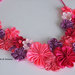 Collana kanzashi fatta a mano " Tanti fiori colore fucsia, rosa,lilla"