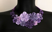 Collana kanzashi fatta a mano " Tanti fiori colore viola, rosa,lilla"