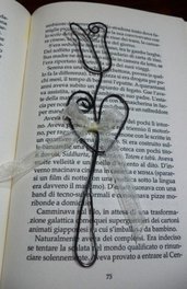 Segnalibro fiore fatto a mano con fil di ferro cotto nero 
