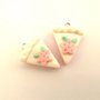 UN CIONDOLO - fetta di tortaglassa bianca   e STELLINA- fimo  per orecchini - braccialetti - collane - charms