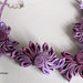 Collana con fiori kanzashi fatti a mano colore lilla