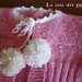 Coprifasce in lana rosa con pois  con pon pon in lana bianca realizzato ai ferri