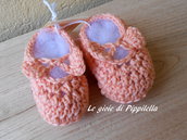 Scarpine crochet   farfallina  da    bambina  in cotone rosa pesca, idea regalo.