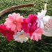 Cerchietto in feltro a fiorelline in tono rosa e bianco by Little Rose Handmade