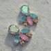 orecchini a lobo fatti a mano con simil cristalli in resina nei toni dell azzurro e rosa