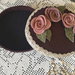 scatola di feltro ovale decorata con rose