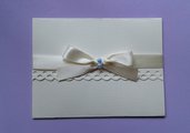 Partecipazione nozze in cartoncino color avorio con nastro di raso