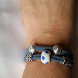 Braccialetto in fettuccia elastica con perle a foro largo - tonalità azzurro
