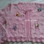 Giacchino /maglia / coprispalle rosa con farfalle colorate