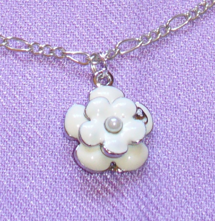Collana con Rosa Smaltata Bianca - Gioielli - Collane - di la borsa