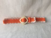Cintura in filo arancio e beige lavorata ad uncinetto con fibbia  in madreperla vintage 