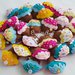 Colorati muffin in feltro come bomboniera: dolcetti come calamite per il suo battesimo, comunione o cresima!