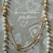 Collana multifilo con perle bianche e catena sottile dorata