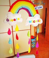 Fiocco nascita arcobaleno e nuvole per gemelli personalizzato con nome decorazione cameretta
