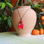 Collana con ciondolo in ceramica a forma di farfallina