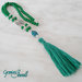 Collana lunga con perle di giada verde e nappa